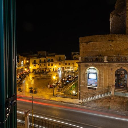 Corso Garibaldi 21 Apartment & Rooms Vasto Bagian luar foto