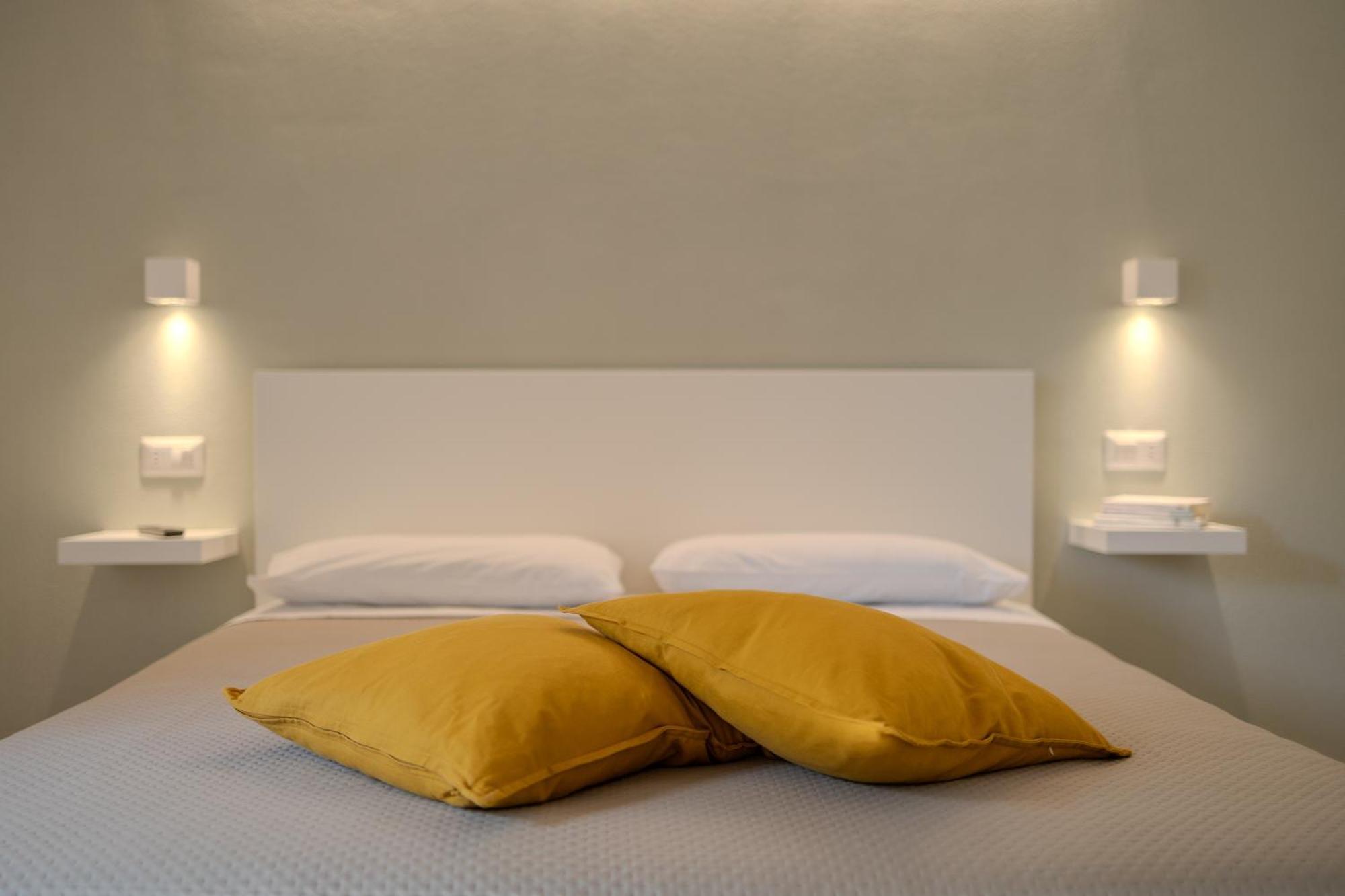 Corso Garibaldi 21 Apartment & Rooms Vasto Bagian luar foto