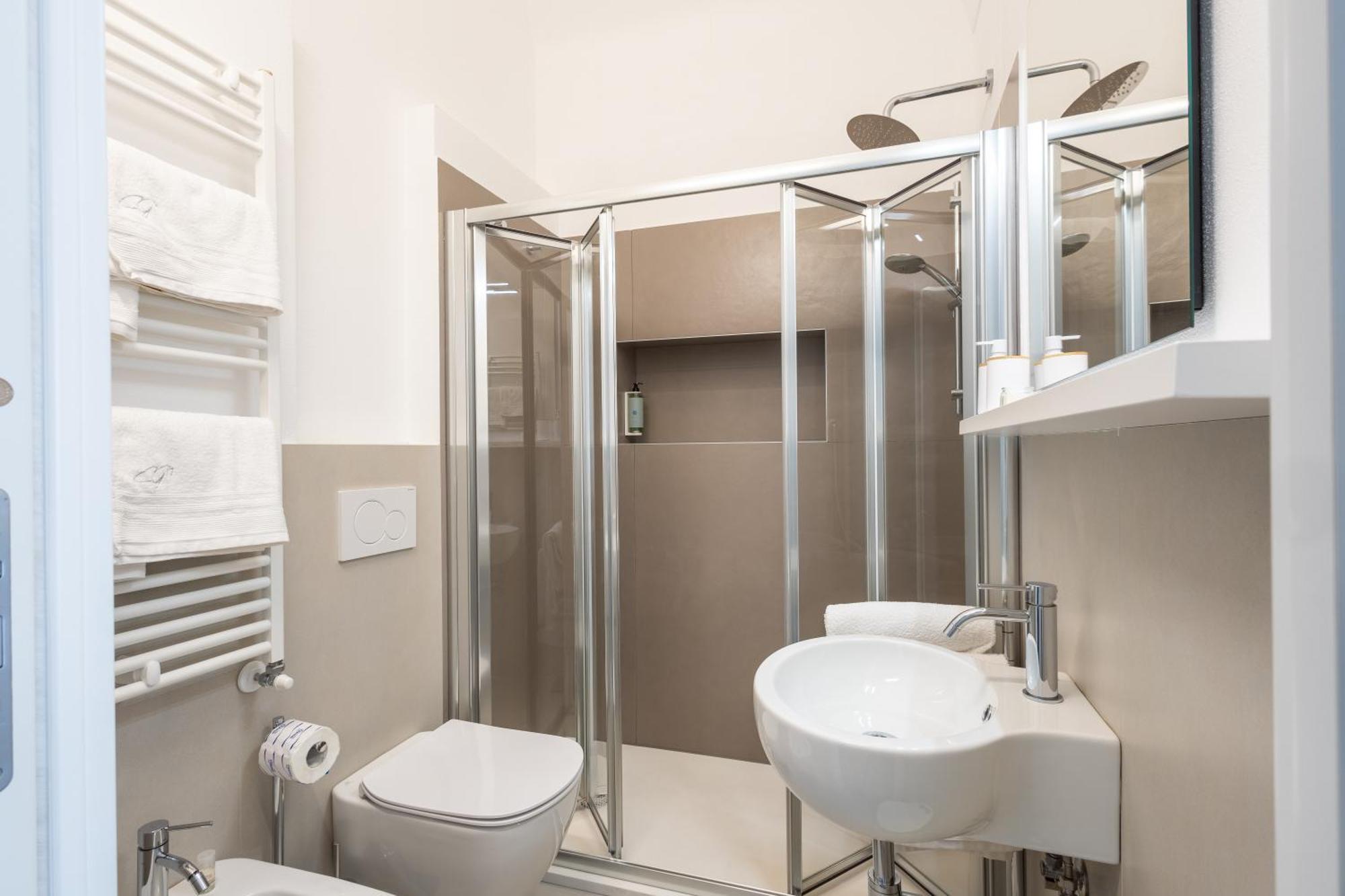 Corso Garibaldi 21 Apartment & Rooms Vasto Bagian luar foto
