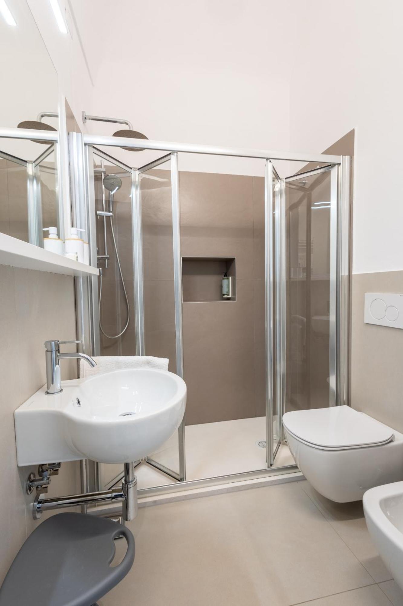 Corso Garibaldi 21 Apartment & Rooms Vasto Bagian luar foto