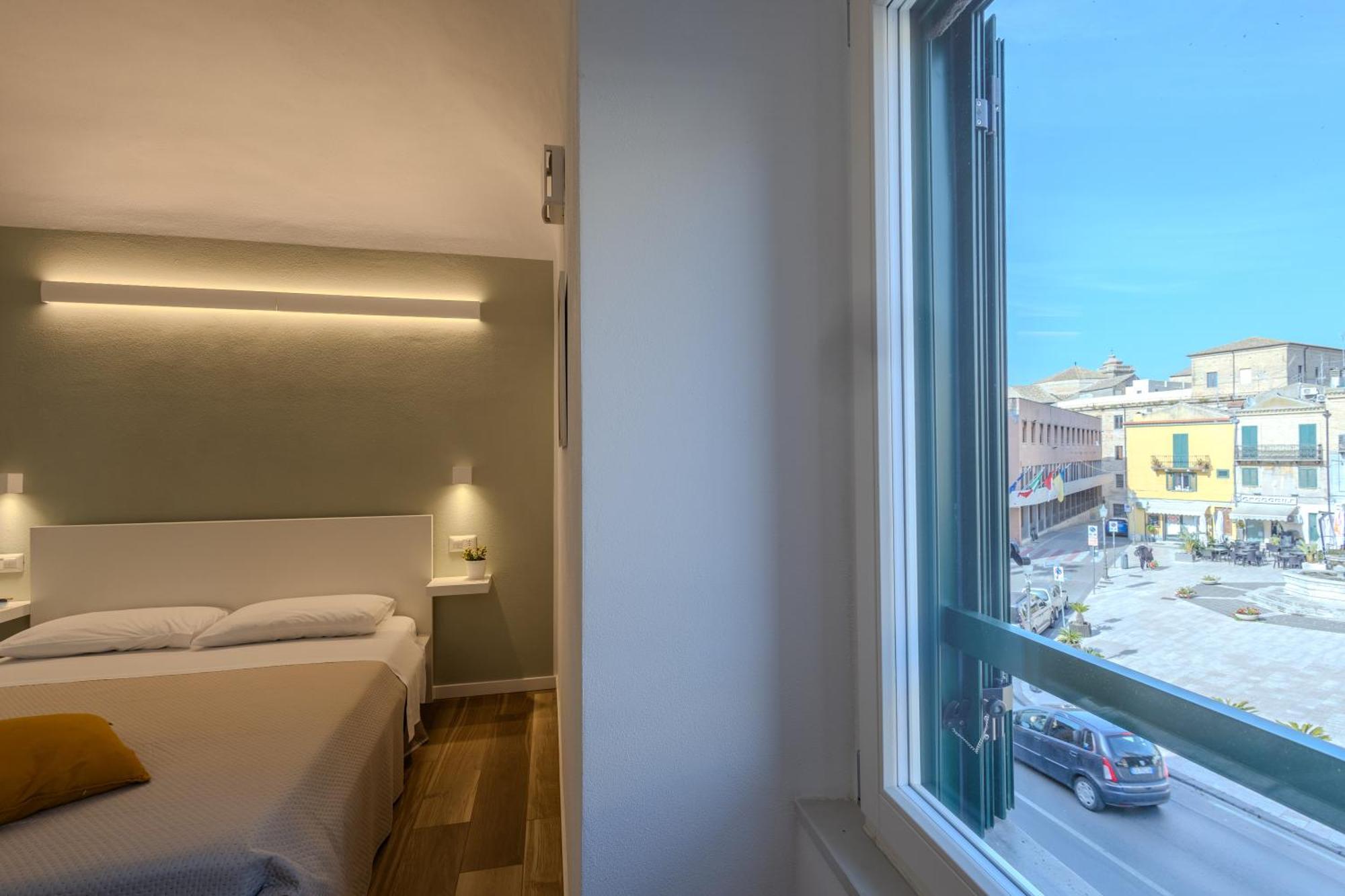 Corso Garibaldi 21 Apartment & Rooms Vasto Bagian luar foto