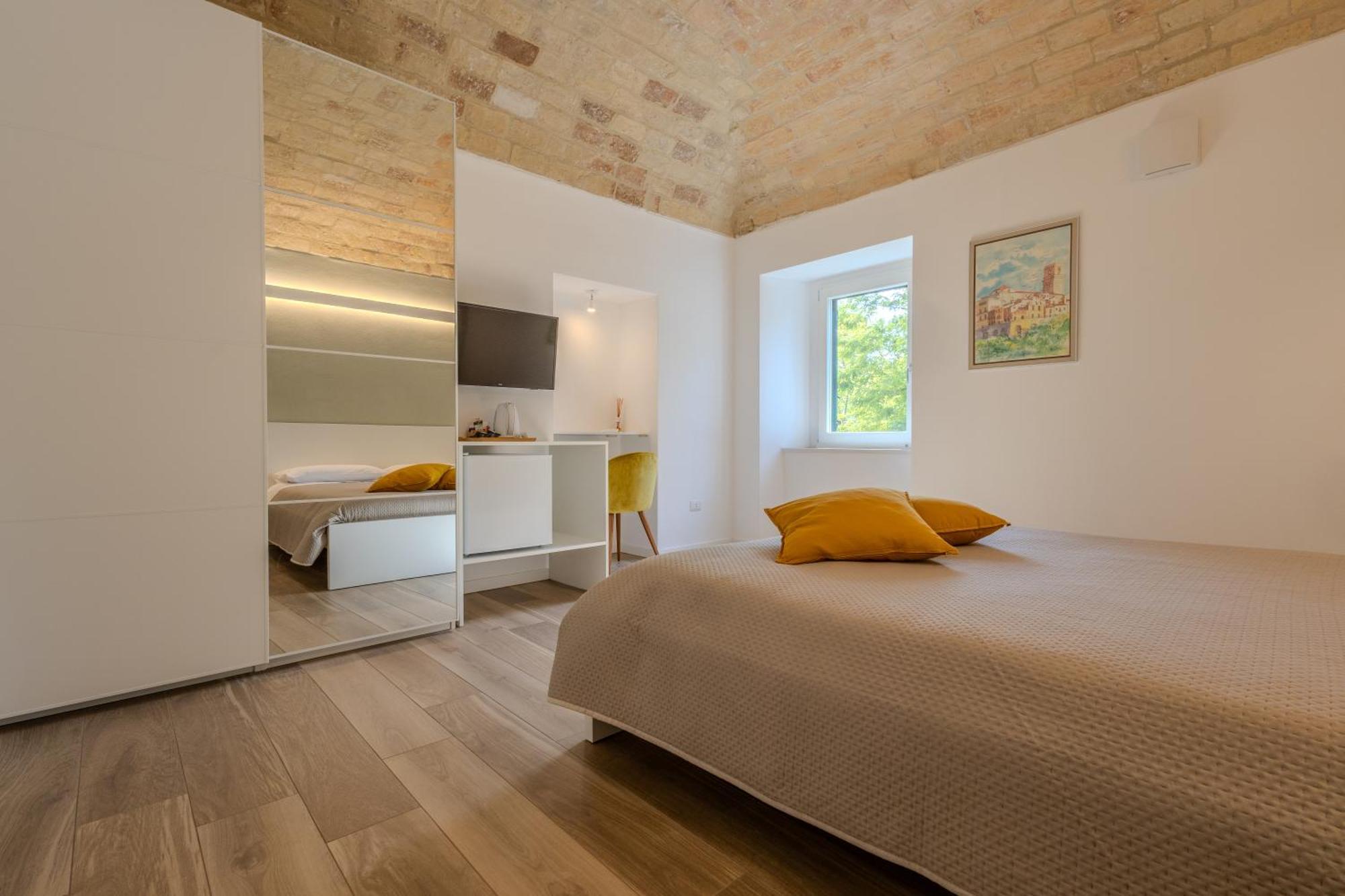 Corso Garibaldi 21 Apartment & Rooms Vasto Bagian luar foto