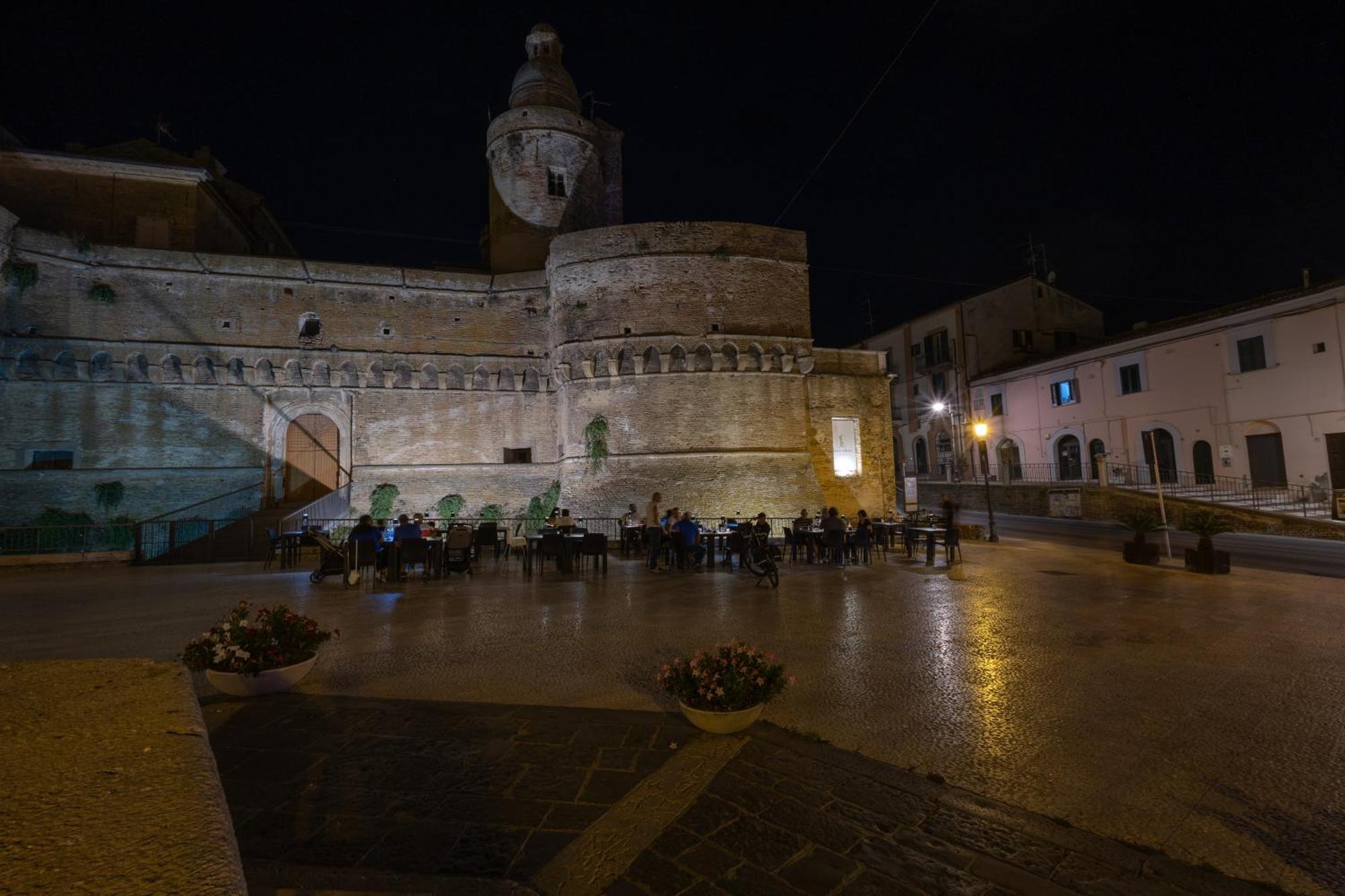 Corso Garibaldi 21 Apartment & Rooms Vasto Bagian luar foto
