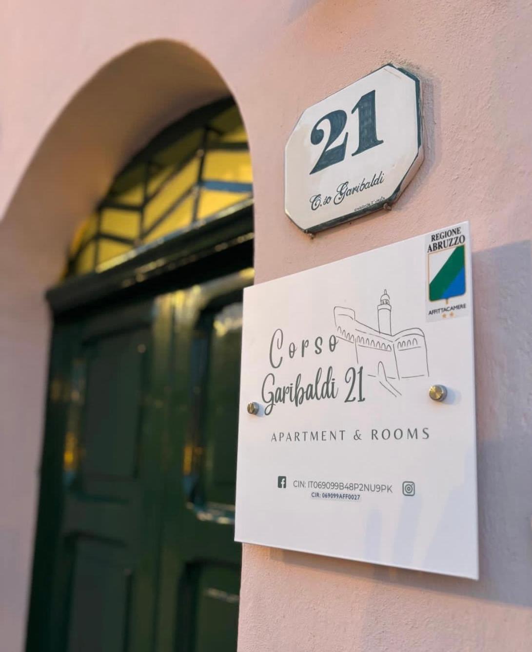 Corso Garibaldi 21 Apartment & Rooms Vasto Bagian luar foto
